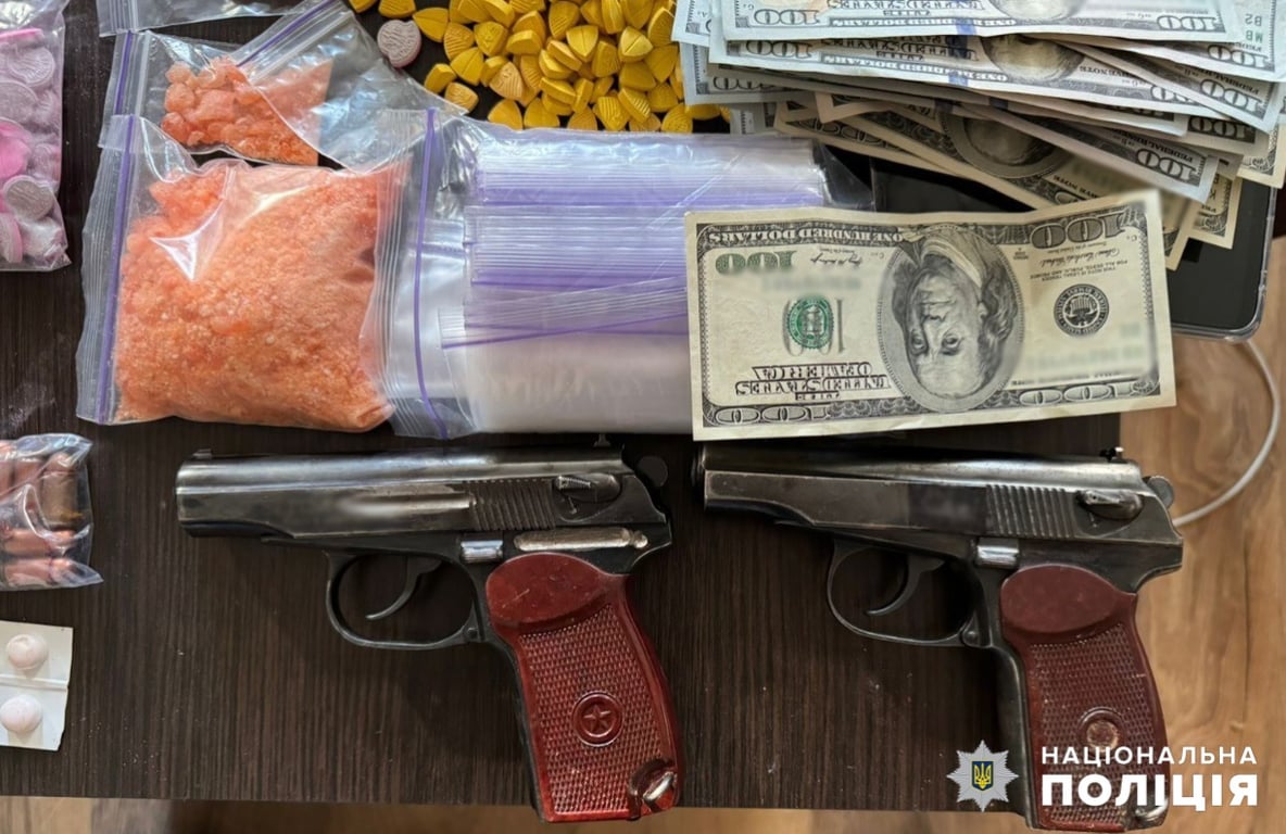 Одесит мав зброю та наркотики
