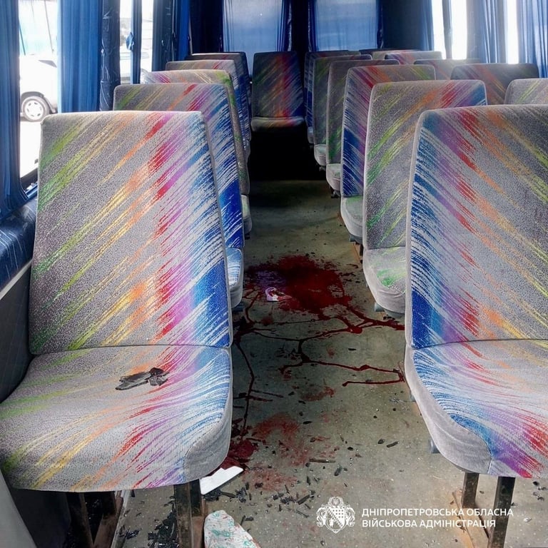Обстріл автобуса на Нікопольщині 7 квітня