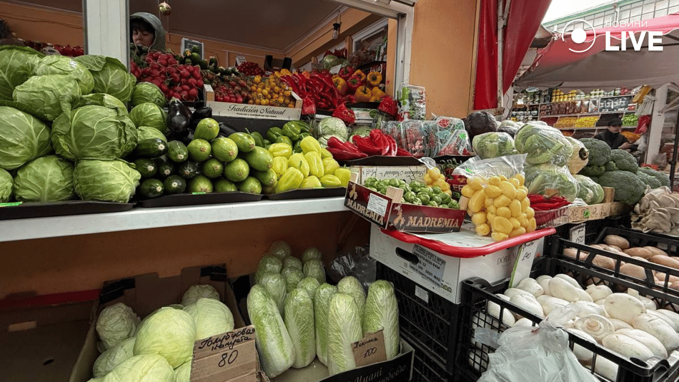 Прилавок з овочами