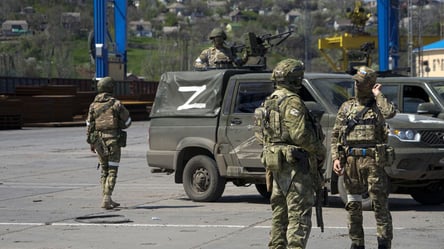 В Мариуполе прилетело по скоплению офицеров РФ — есть погибшие и много раненых - 285x160