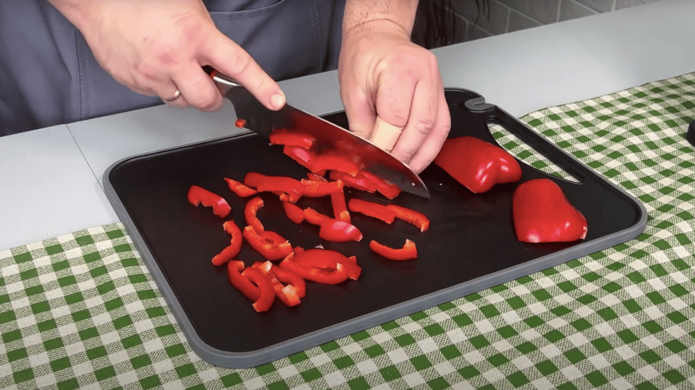 рецепт салату з куркою та солодким перцем