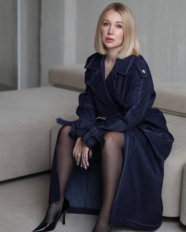 Джинсовий тренч цієї весни буде мати актуальний вигляд