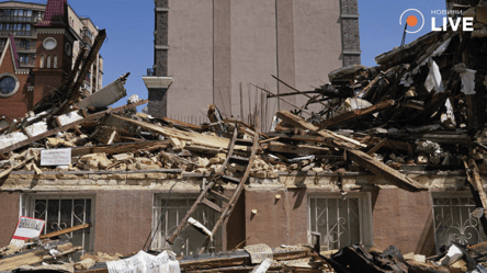 Фоторепортаж из разрушенной усадьбы Зеленских в Киеве — кто будет восстанавливать исторический дом - 290x166