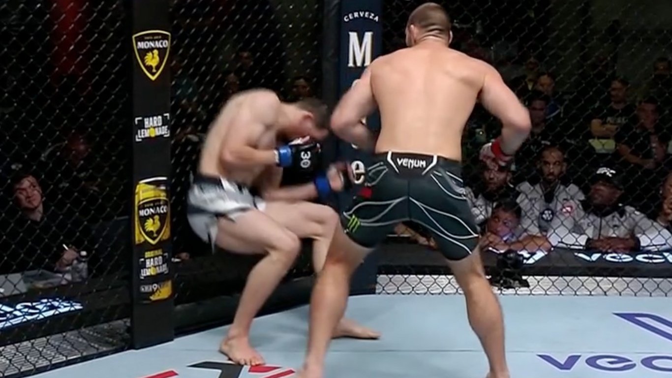 В UFC очень жестоко "вырубили" российского бойца: видео нокаута