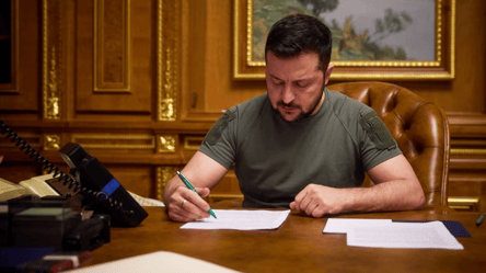 Зеленський підписав укази про звільнення Сирського і призначення Драпатого - 304x171