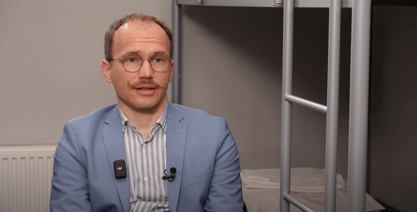 Чи законно відмовляти у наданні адмінпослуг через відсутність військового квитка