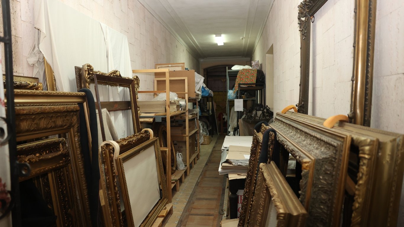 Оккупанты похитили из Херсонского музея картины Айвазовского