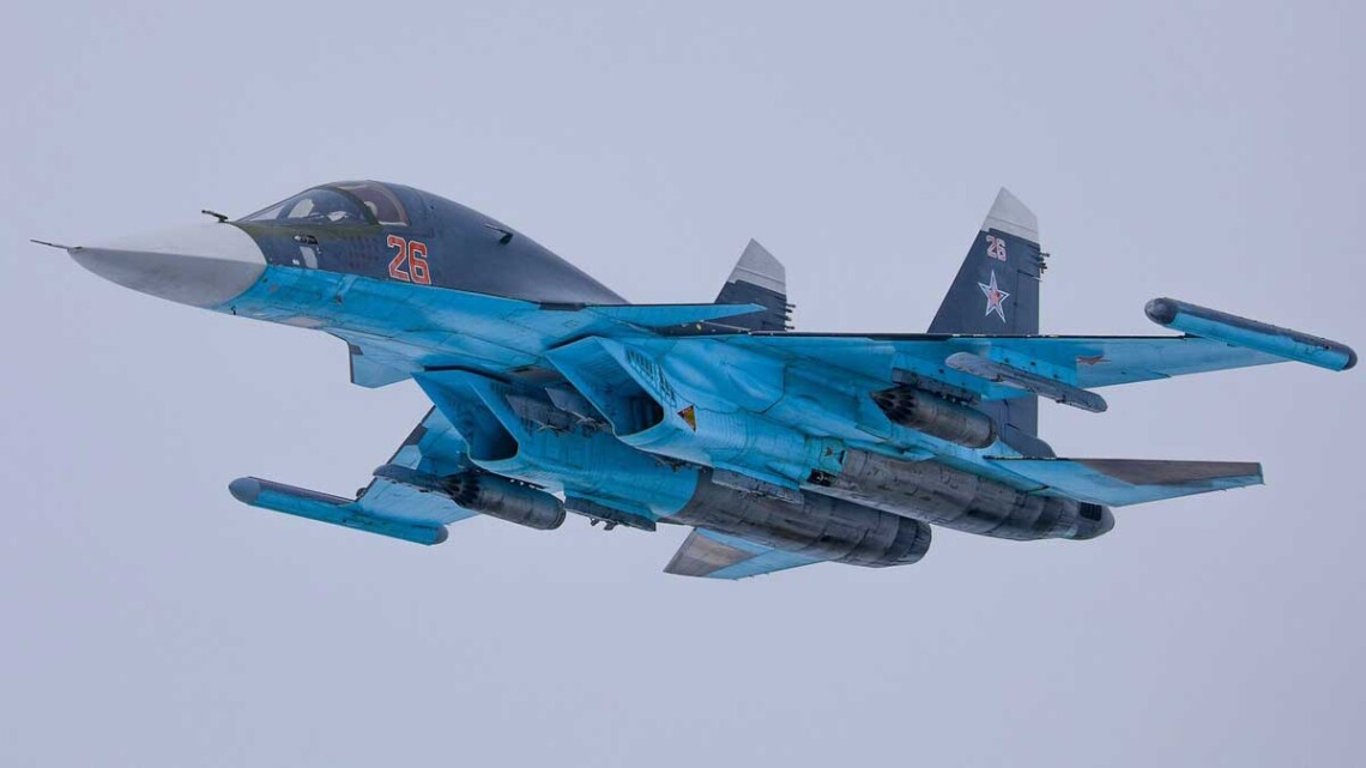 Российский самолет Су-34 после пуска ракет по Украине скрылся с радаров 23 февраля