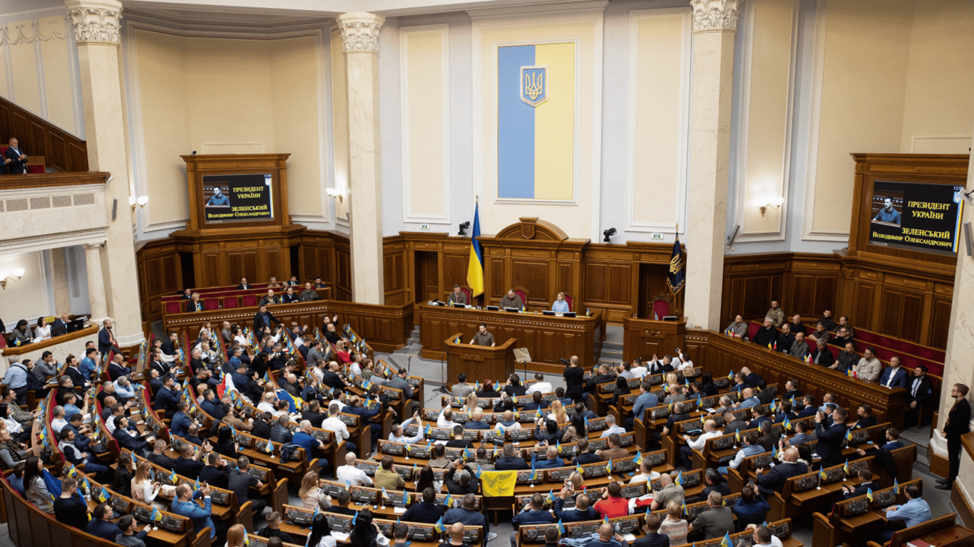 Рада предлагает  ввести режим видеонаблюдения за украинцами