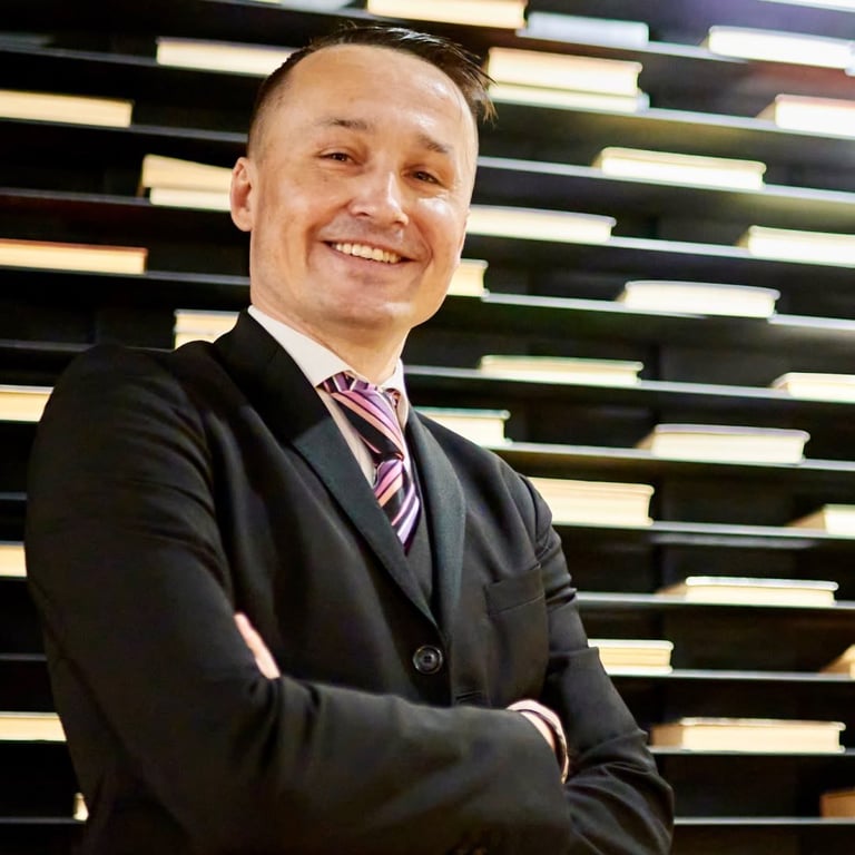 Колишній учасник Кварталу 95 Денис Манжосов