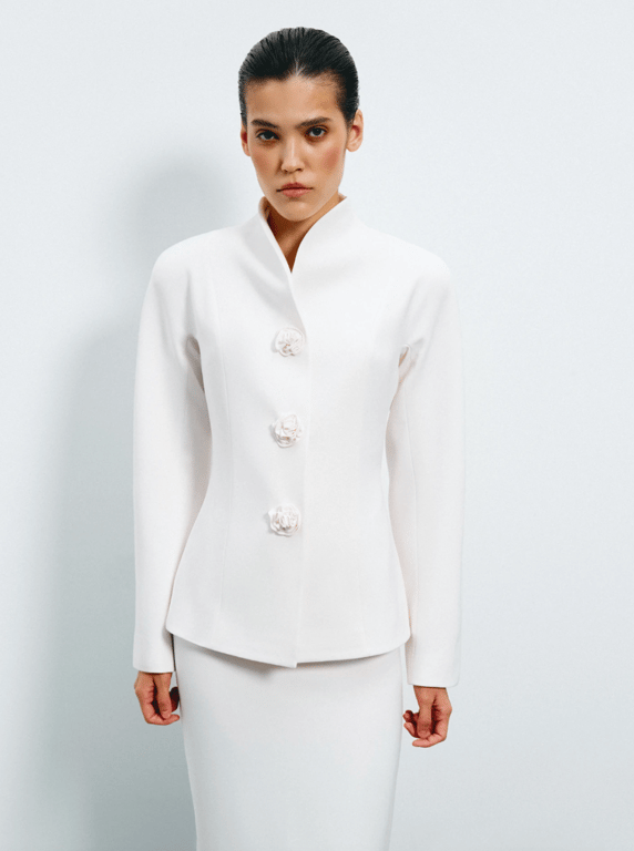 Брючні костюми стають все більш популярними