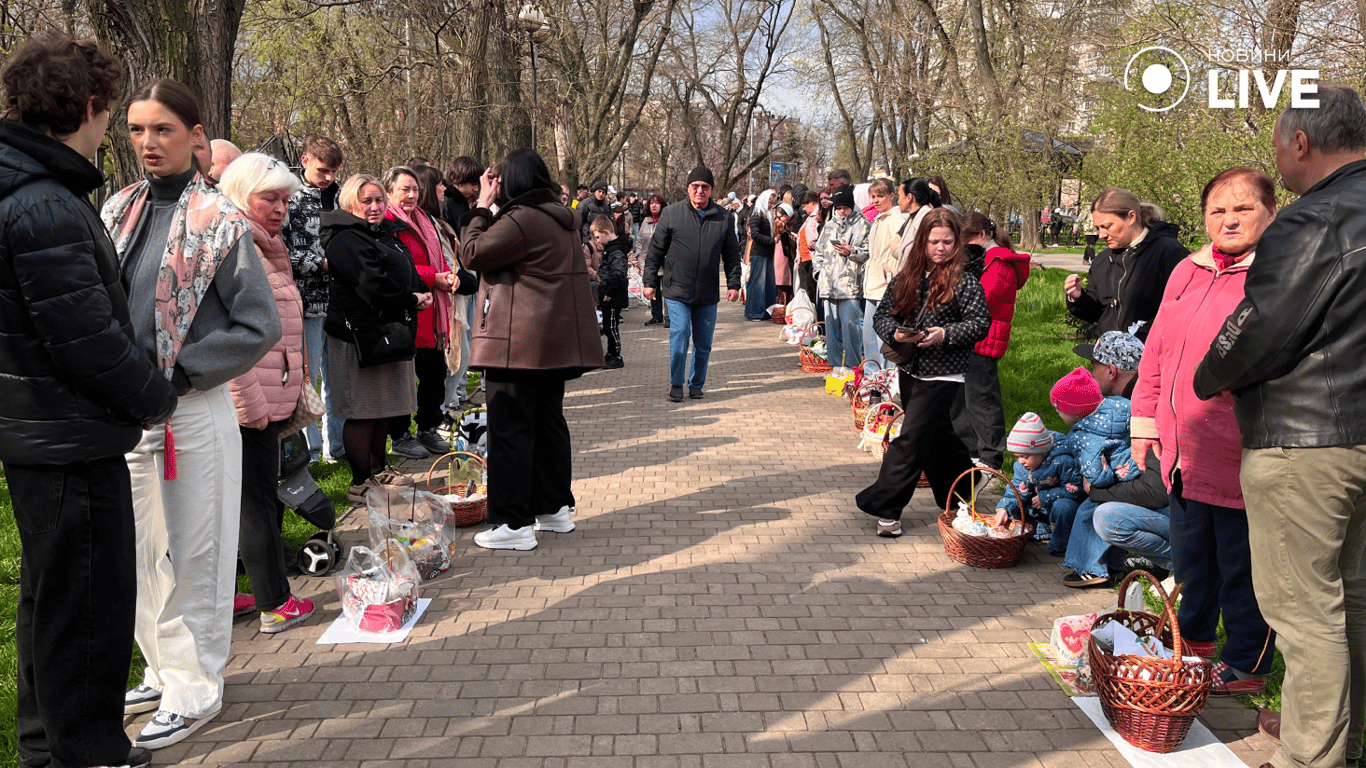 Черги біля храму в Одесі