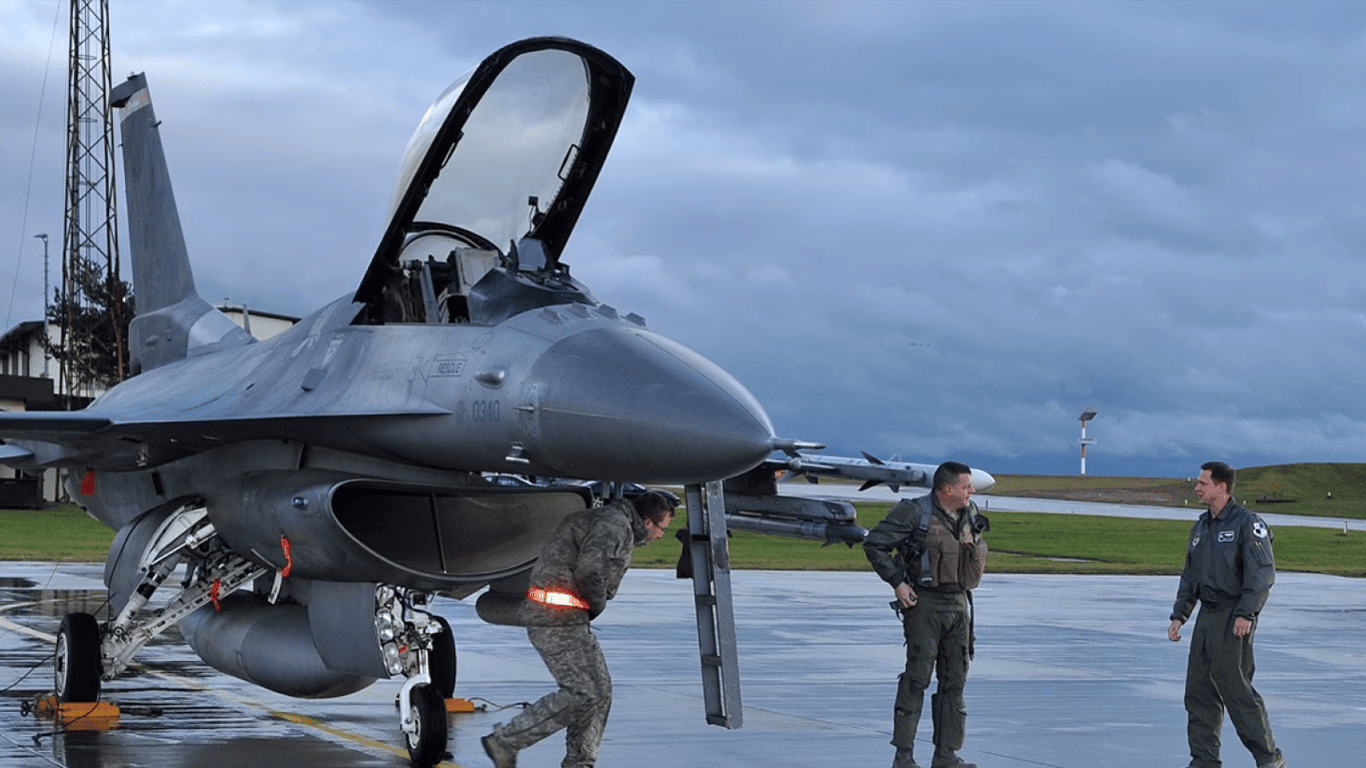 В Данії відповіли, коли нададуть Україні перші винищувачі F-16
