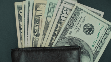 Успішний обмін доларів в Україні: дійсні купюри та номінали у 2026 році - 290x160