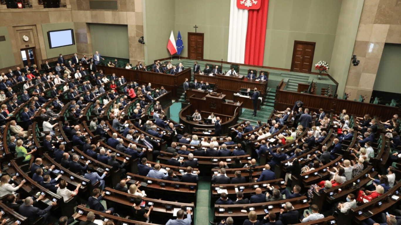 Сейм Польши принял постановление о санкциях на импорт российского и белорусского продовольствия