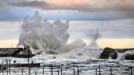Можливі хвилі до трьох метрів — в Одесі оголосили штормове попередження - 285x160