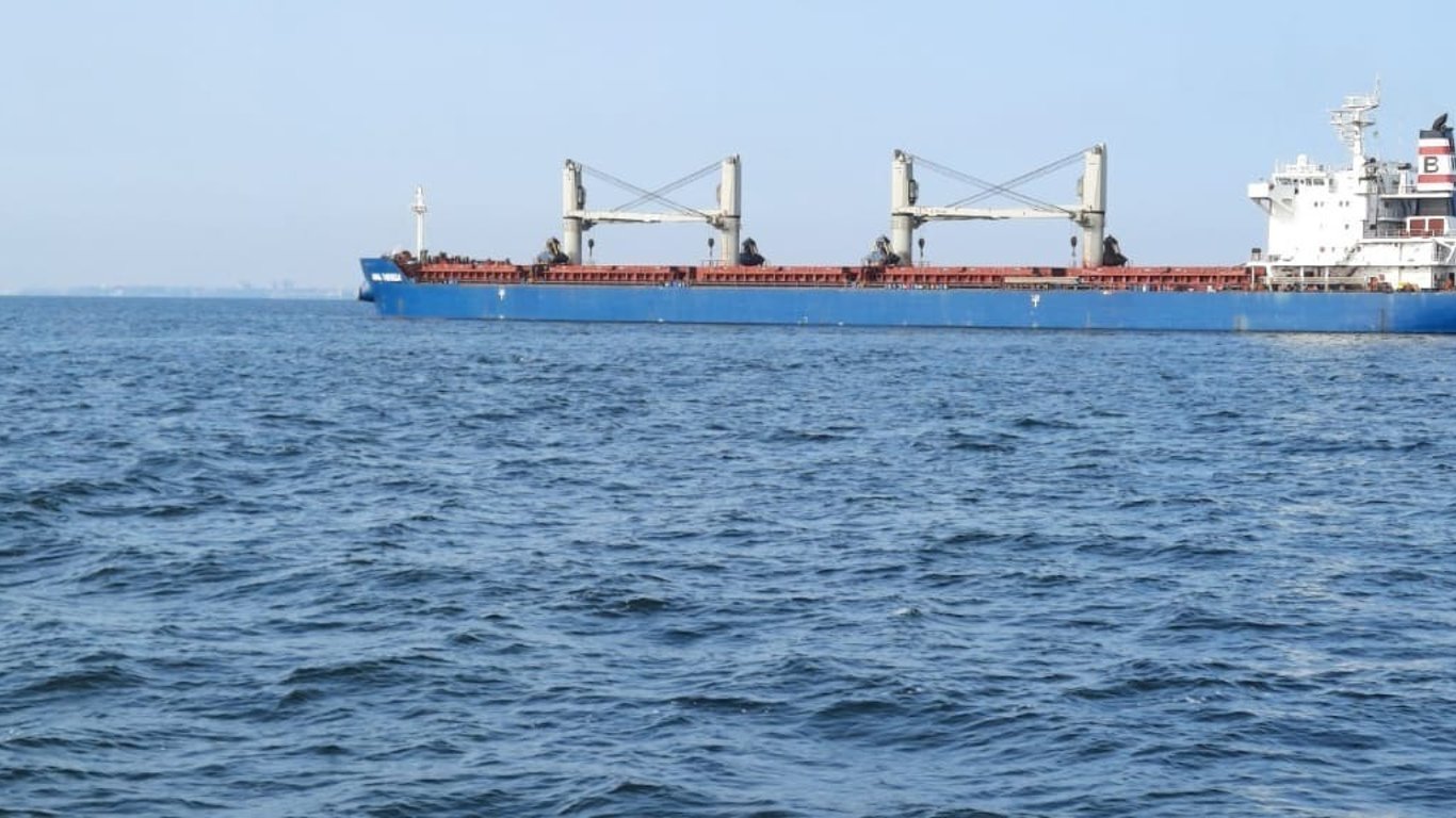 Два судна готовы зайти в порты Одесщины для загрузки