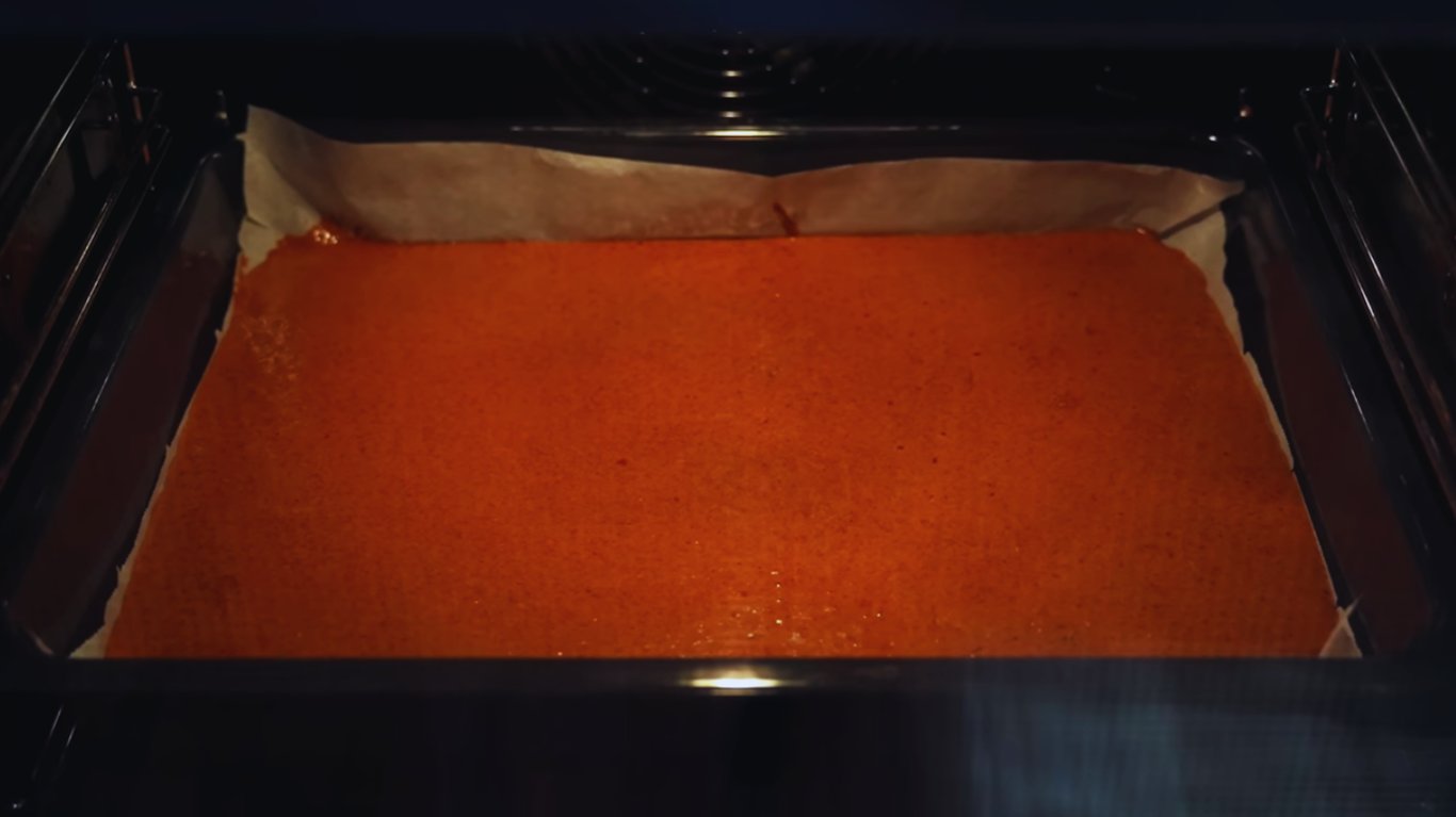 шоколадний рулет з кремом