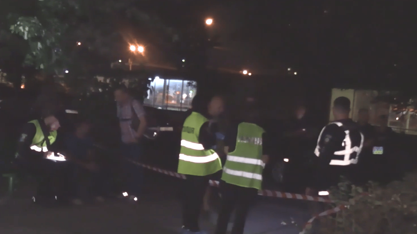 В Києві жінка ножем вбила чоловіка на Оболоні