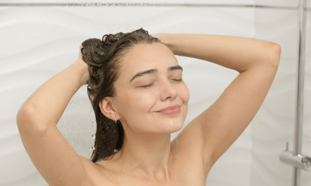 Згідно з прикметою, мити волосся в понеділок не варто