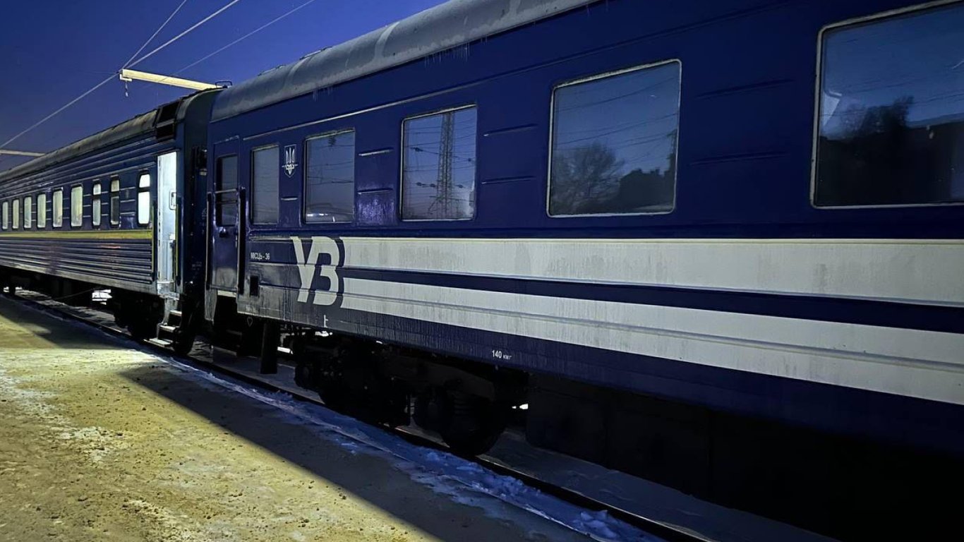Допомагали всім вагоном: як пасажирка народила в поїзді Укрзалізниці