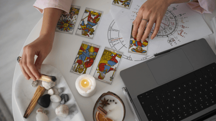 Август обещает начало белой полосы этим знакам Зодиака по Таро - 285x160