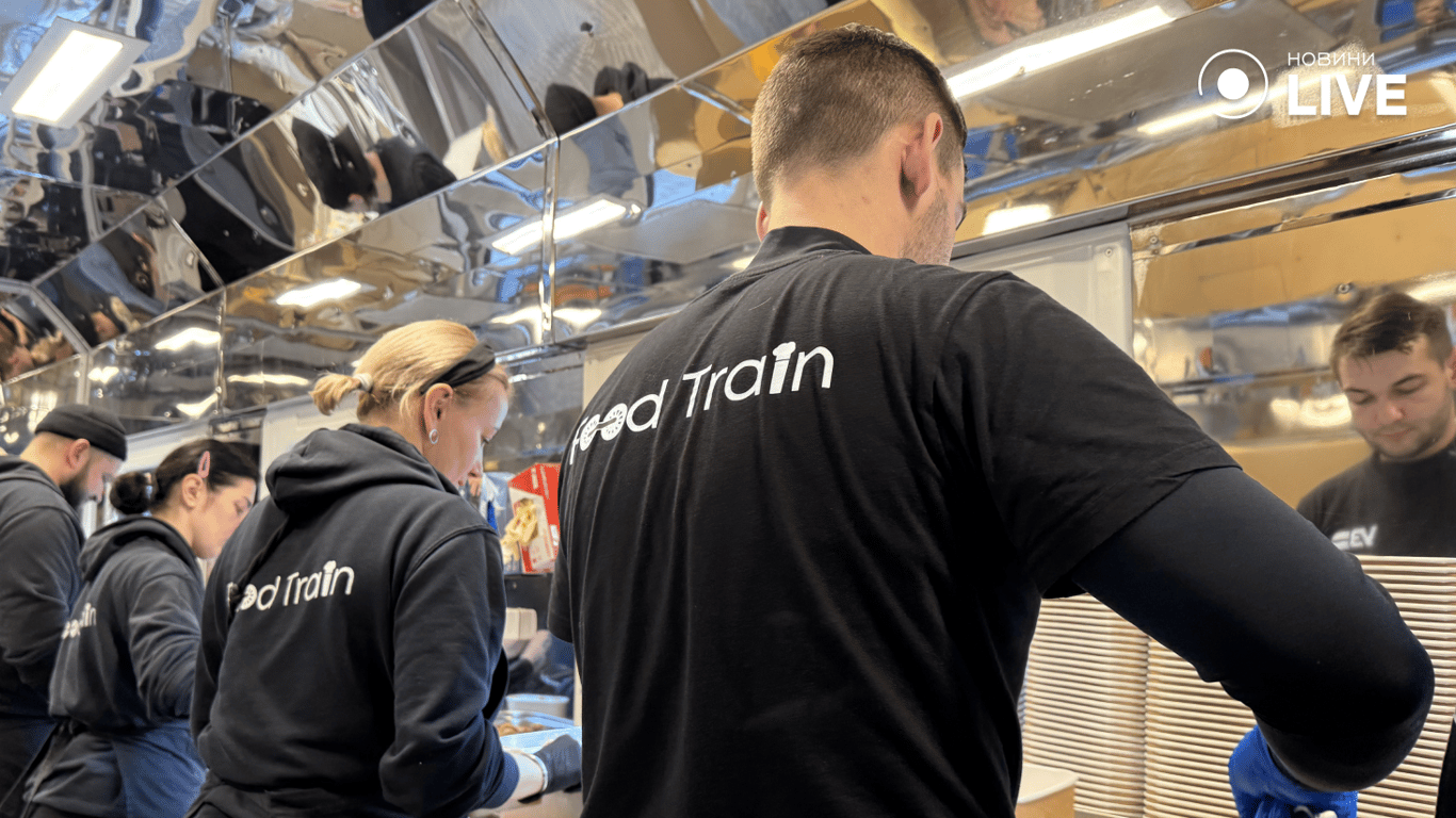 Потяг-кухня Укрзалізниці в Одесі: гаряча їжа під час блекауту - фото 6