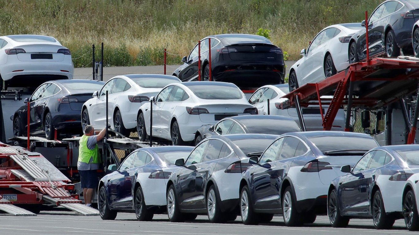 Продажи электромобилей в мире в 2024 году вырастут — эксперты назвали причины