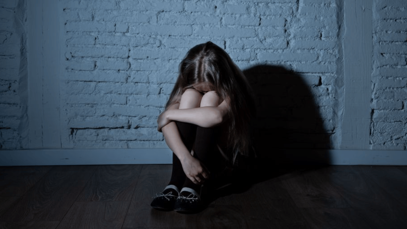 Розбещував 11-річну дівчинку — який вирок отримав зловмисник на Львівщині