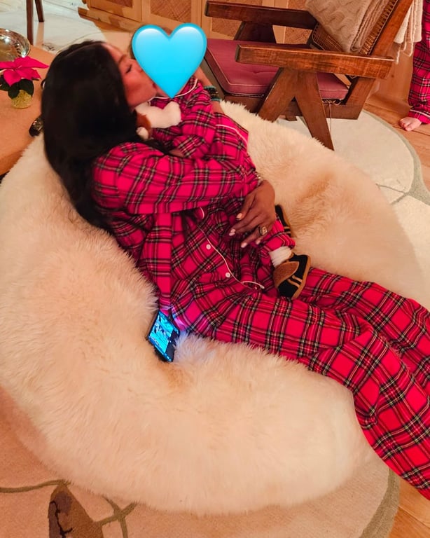 Наомі Кемпбелл з дітьми вирушила на відпочинок