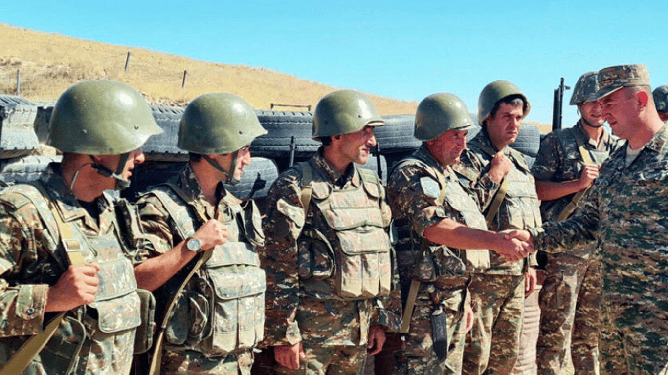 На границе Армении и Азербайджана произошла перестрелка: есть погибшие и раненые