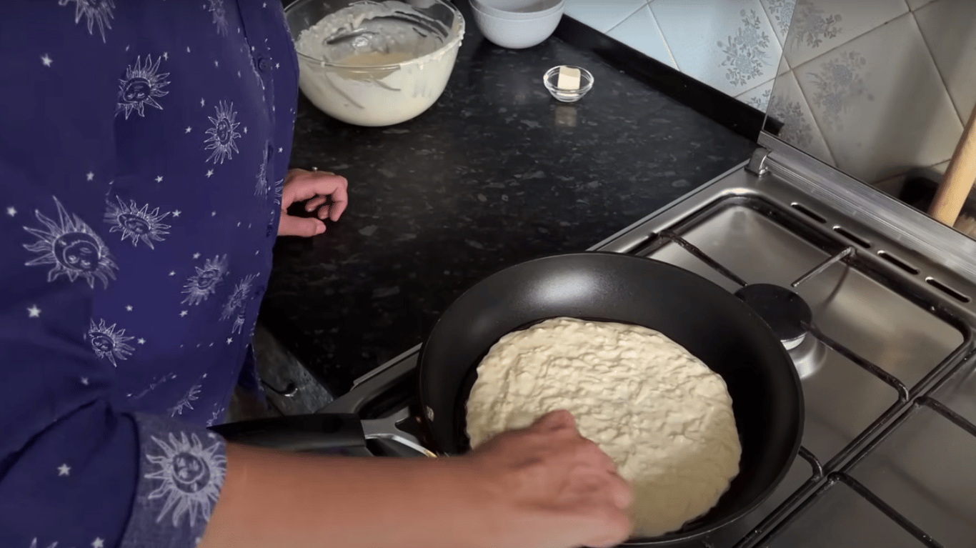 Хачапурі з сиром на сковороді за 10 хвилин