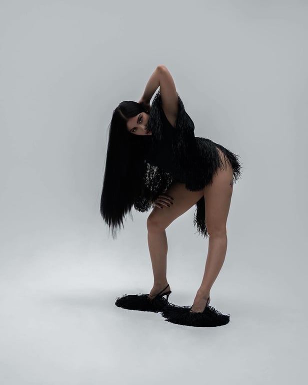 Лурдес у рекламі вбрання