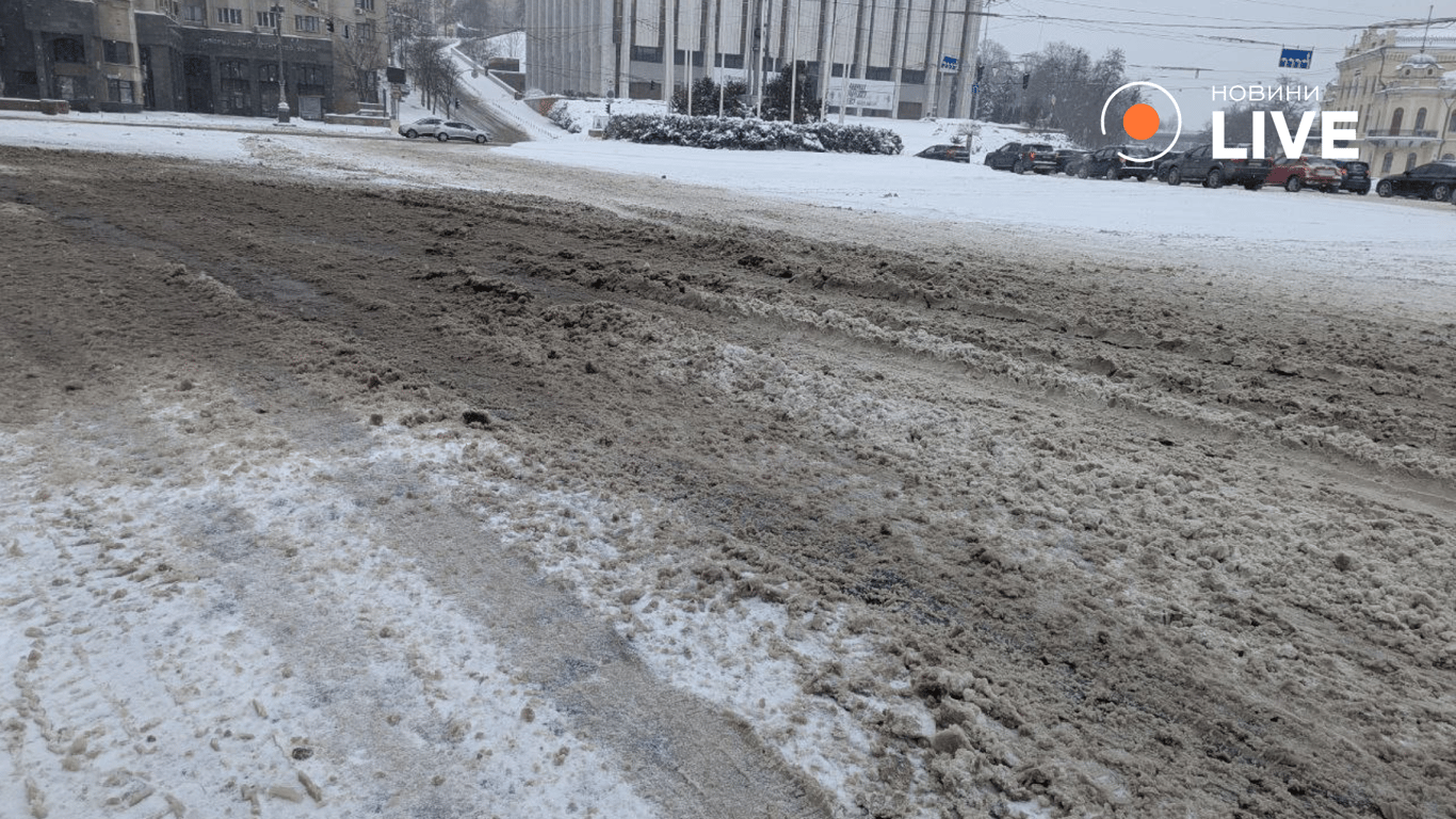 У Києві не розчищають дороги 5 лютого