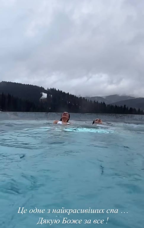 Наталка Денисенко та Олена Світлицька на відпочинку