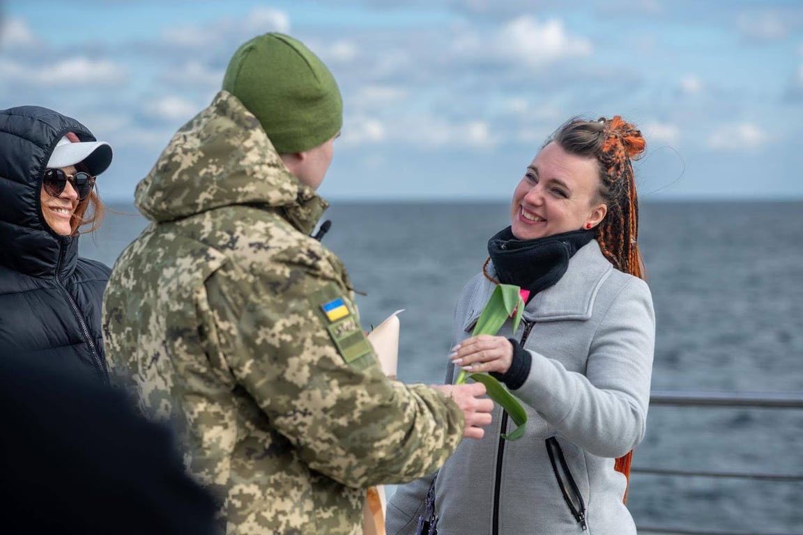 Тюльпани для одеситок від прикордонників