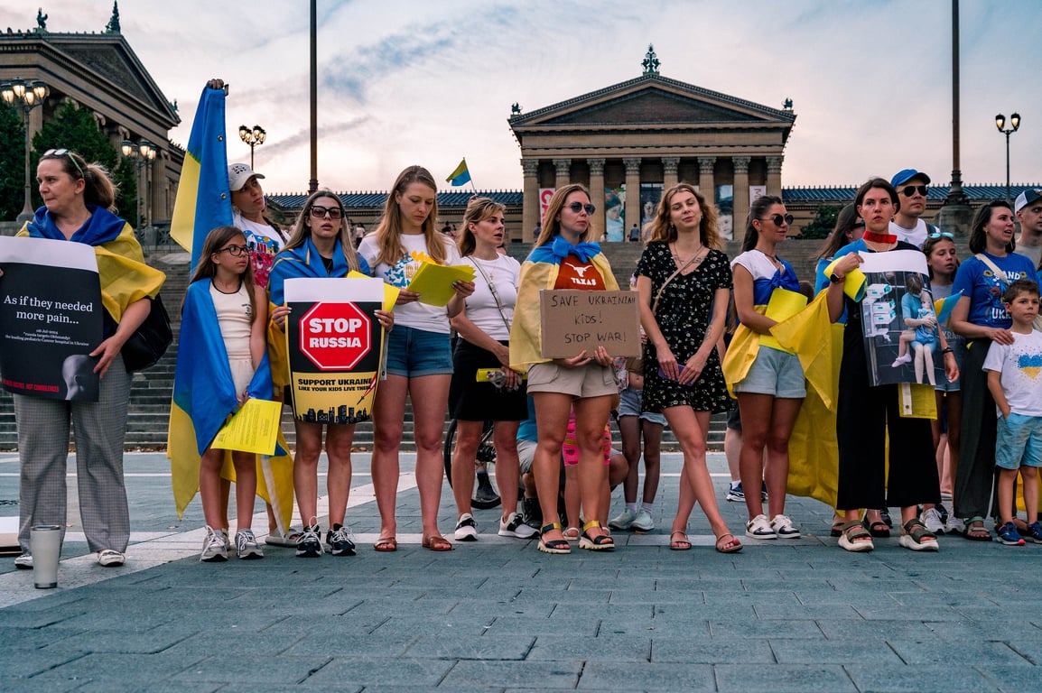 Перед самітом НАТО люди у США вийшли на мітинги проти російської агресії - фото 17