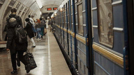 Жовтий рівень тривоги: чи доведеться сплачувати за проїзд в метро Києва - 290x166
