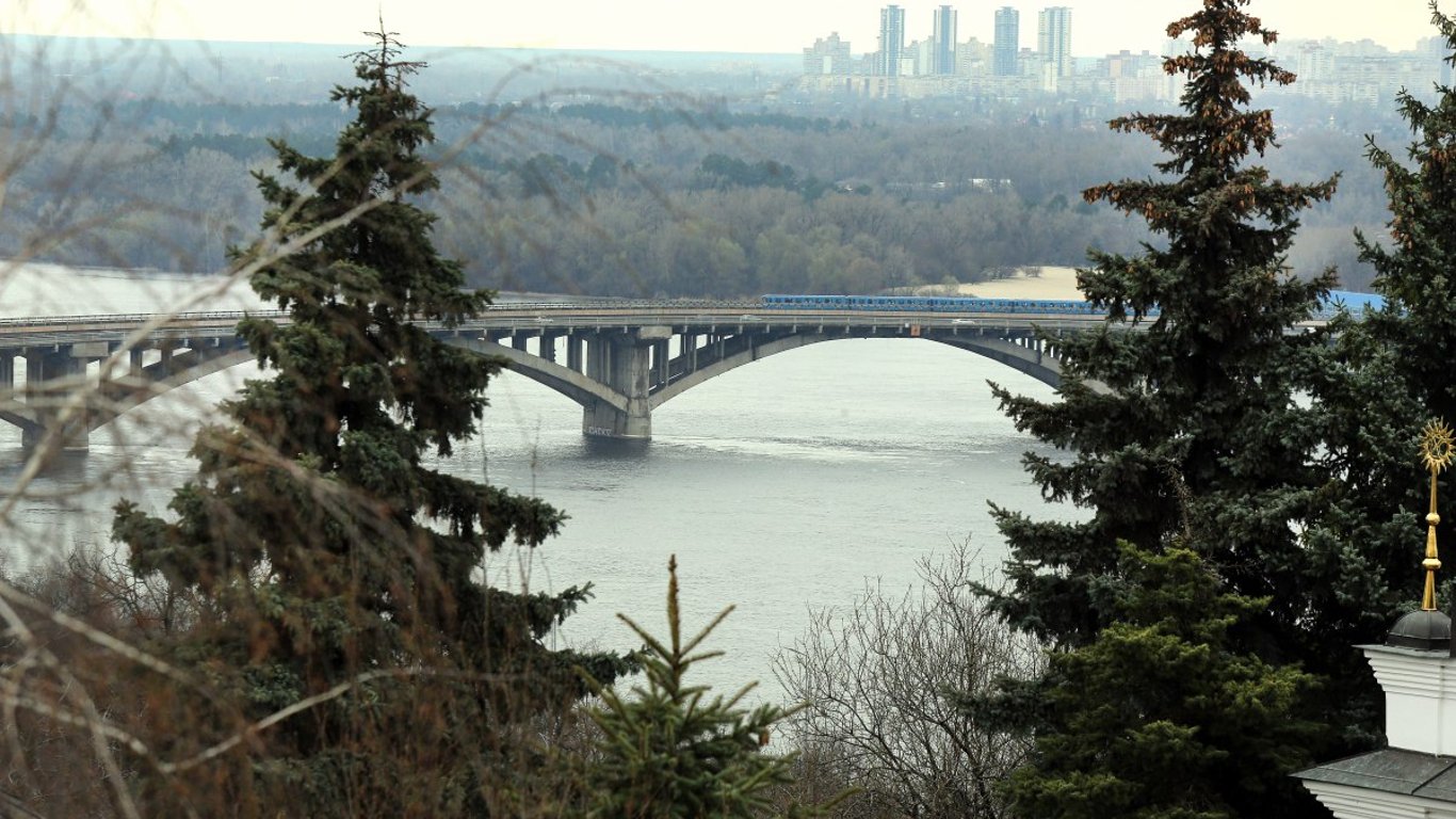 Эксперт заявил, что мосты в Киеве могут упасть в любой момент - 64x64