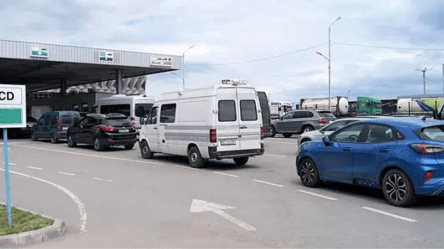 Виїзд хасидів — на Одещині біля кордону величезні пробки - 285x160