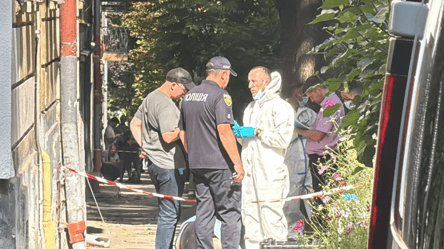 Криміналісти завершили роботу на місці вбивства Парубія - 285x160