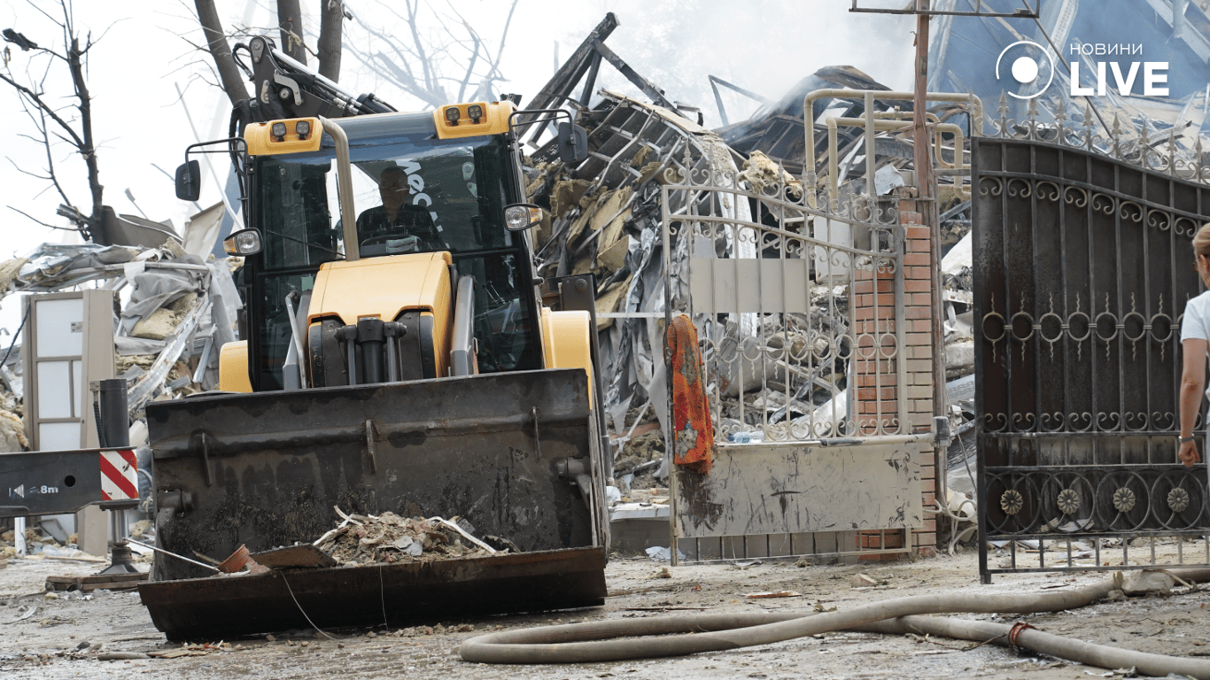 Два роки потому — річниця обстрілу банку у центрі Одеси - фото 1