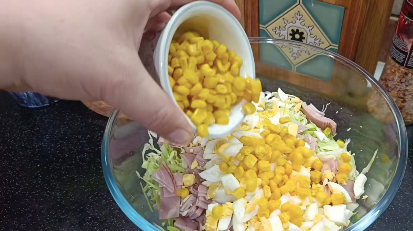 рецепт салату з шинкою