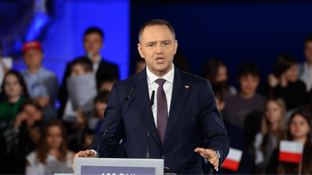 Навроцкий подписал закон о помощи украинцам — есть нюанс - 290x166