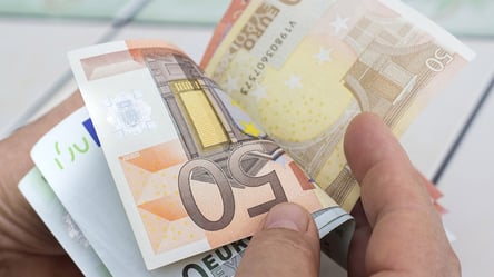 ПриватБанк разрешил переводить средства с польских и немецких карточек через Приват24 - 285x160