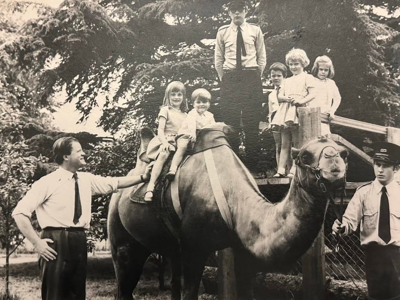 Принцеса Діана у дитинстві - фото