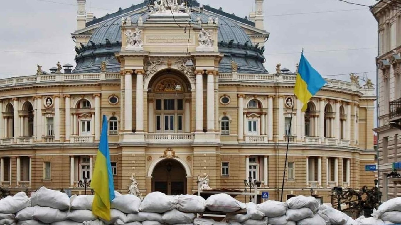 Обстріли, мільйони біженців, туристичний бізнес: якою була Одеса 2022 року