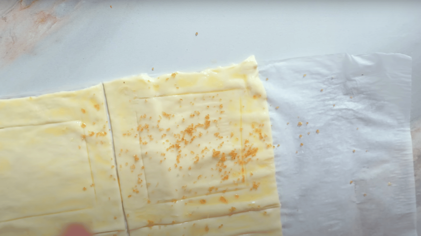 десерт з листкового тіста