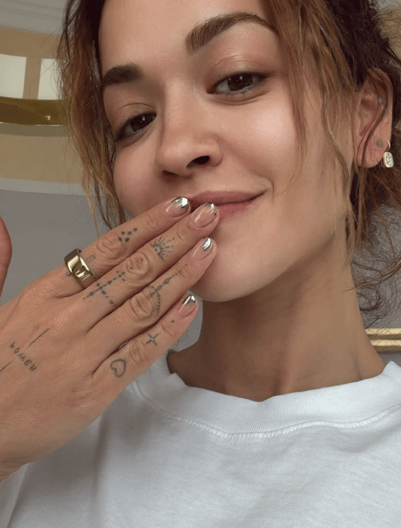 The most delicate manicure option for summer