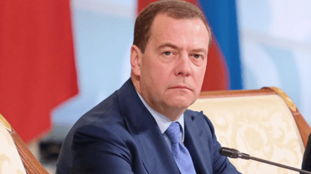 Медведев истерически угрожает украинцам за атаку на российские корабли в Новороссийске - 285x160
